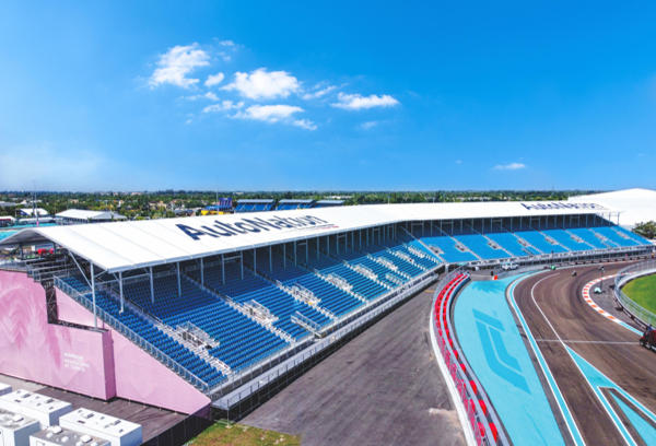Grandstands & structures