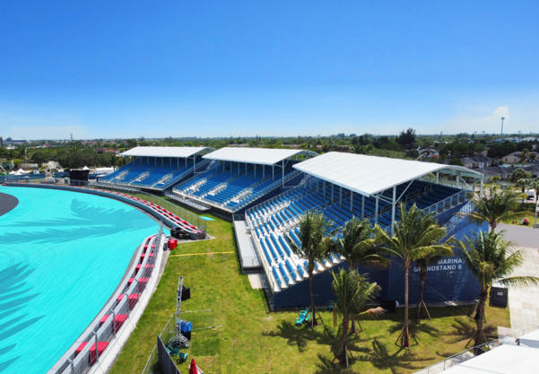 Grandstands & structures